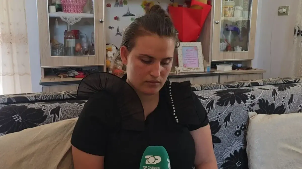 “Motra më tha është rrëzuar në banjë”, vr*sja në Patos, vajza e vikt*mës: Flisja gjithmonë në telefon, të tre punonin