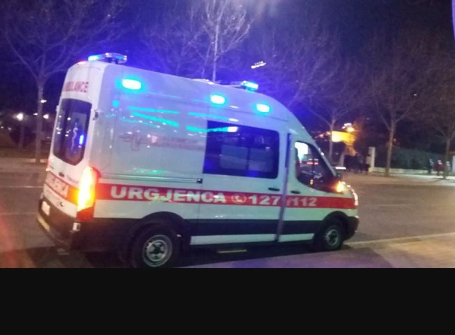 Aksident TRAGJIK në vend, polici përplas për vde*je pasagjeren sapo ajo del nga autobusi