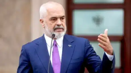 Rroga mesatare mbi 1 mijë euro, minimalja 500 euro. Zbardhet programi i qeverisë që do paraqesë Rama në Kuvend. Ja projektet në infrastrukturë