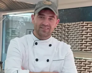 Cfarë dhimbje e madhe! Mbyll sytë në lule të rinisë 30 vjecari, miqtë e tij shpërthejnë në lot (Foto)