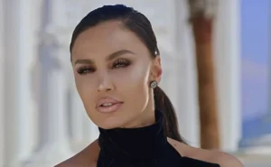 Genta Ismajli është kjo? E mbani mend këngëtaren e njohur, nuk e merrni me mend ndryshimin DRASTIK që ka pësuar!