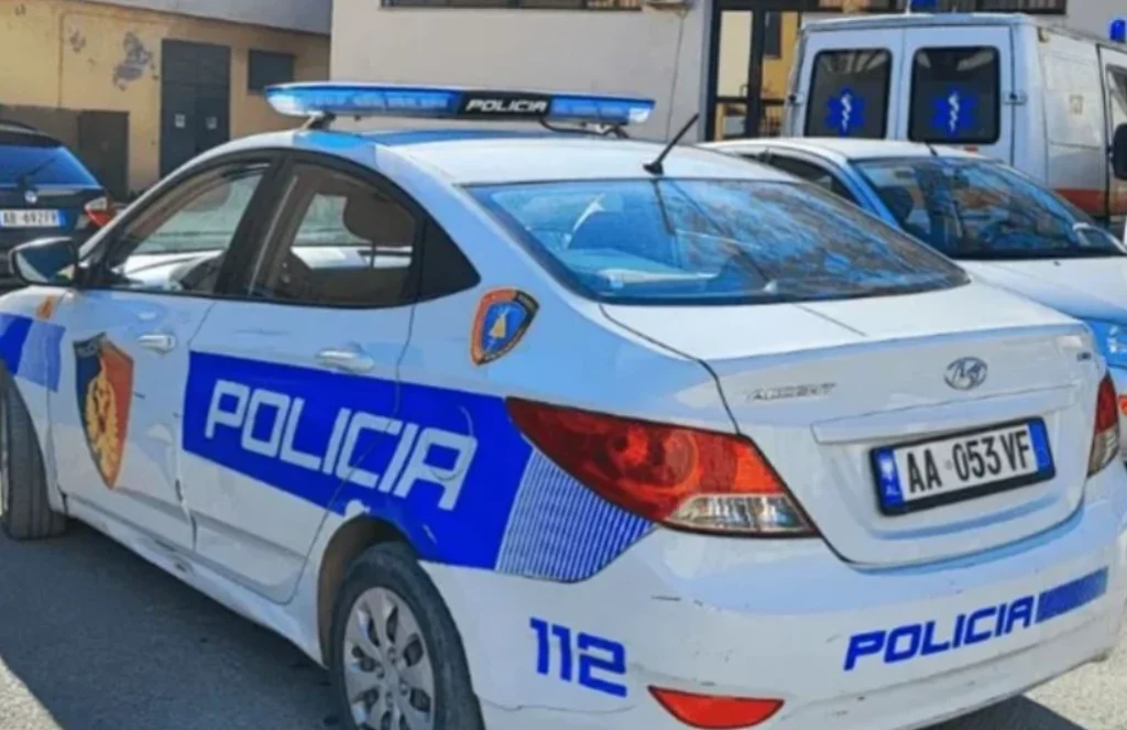Ngjarje e pazakontë  në vend! Gjendet një automjet i braktisur me 9 fëmijë brenda, ja cfarë dyshohet