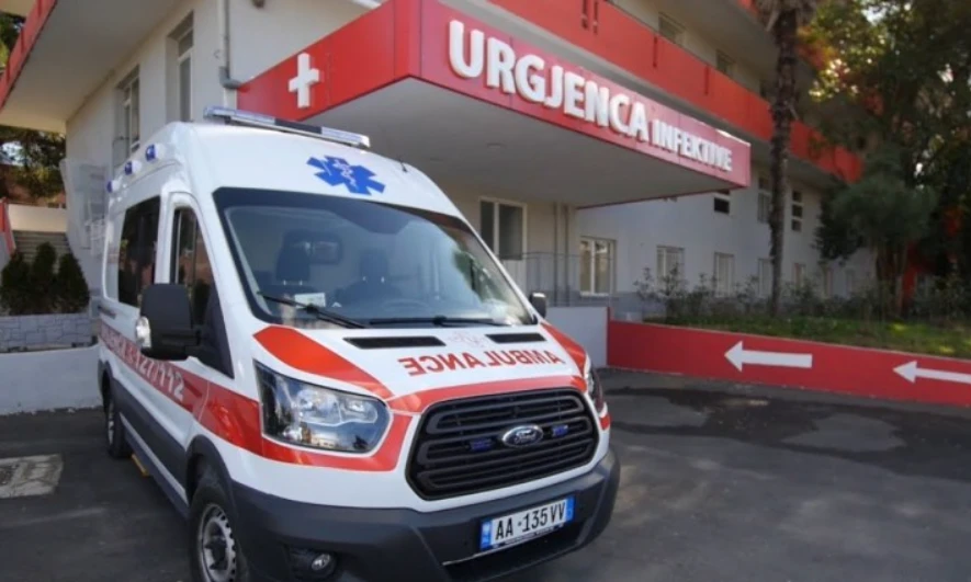 Sërish aksident në vend! Motomjeti humb kontrrollin, 24 vjecari dyshohet se…