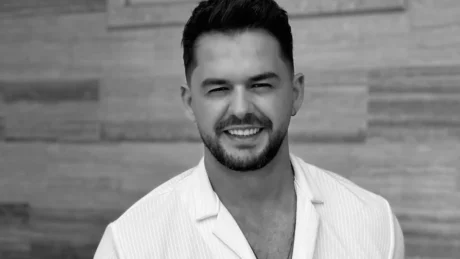 RRENQETHESE! Halla e Shpat Kasapit bënë deklaratën e FORTE për ‘miqtë’ e këngëtarit