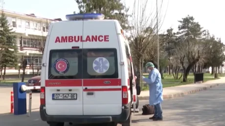 Aksident i frikshëm! Kamioni godet 4 automjete, dy persona…