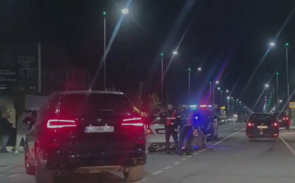 Aksident i rëndë në vend! Makina përplasen kokë më kokë, dy persona…