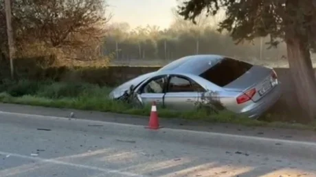 Aksident i rëndë rrugor në vend! Makina përplaset me autobusin me student