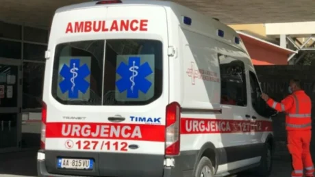 Ndodh në mes të Tiranës! 29-vjeçari qëIIon me th*kë dy vëllezërit e tij, me pas…