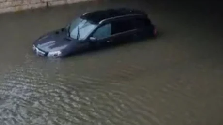 Kaos në Durrës, stuhia bënë NAMIN krijon probleme të mëdha në qarkullim!
