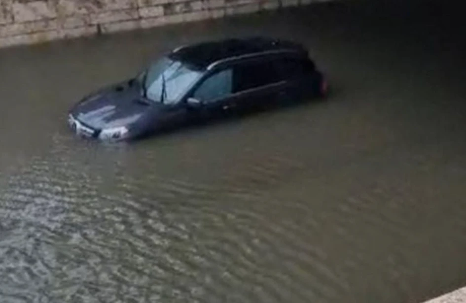 Kaos në Durrës, stuhia bënë NAMIN krijon probleme të mëdha në qarkullim!