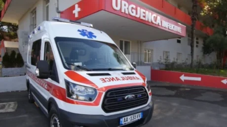 U rrëzua teksa ecte në rrugë, humb jetën një person në vend!