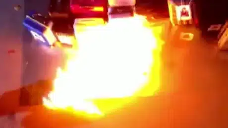 BBVK ndizet fuqishëm që në natën e parë! Vëllai i madh u djeg banorëve para syve të gjitha…