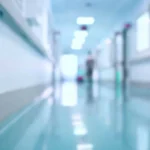 Këngëtari i njohur ‘burgoset’ në spital psikiatrik nga familja e tij!