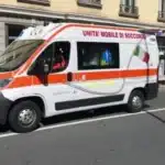 Ngjarje horror! Nëna gjendet e mb*tur në det, i biri 8-vjeçar i vr*rë me th*kë në banesë