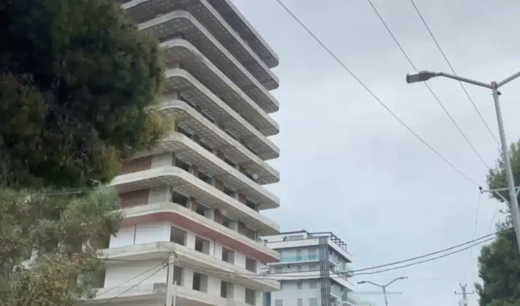 Ngjarje fatale! Ra nga lartësia ku po punonte, humb jetën 32 vjecari