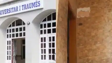 E rëndë në Kurbin! 30-vjeçari hidhet nga ballkoni, raportohet se…