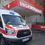 Aksidenti me vd*kje në vend, arrestohen të dy shoferët e makinave, një prej tyre vajza e v*ktimës!