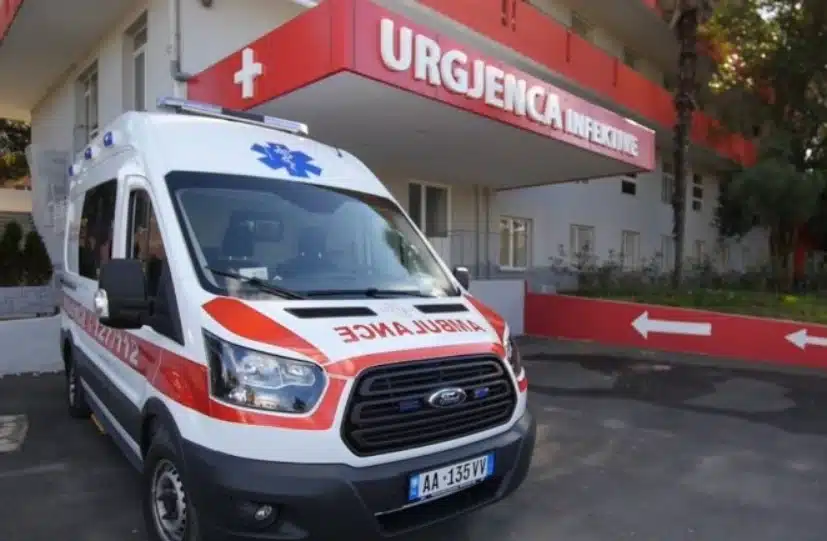 Aksidenti me vd*kje në vend, arrestohen të dy shoferët e makinave, një prej tyre vajza e v*ktimës!