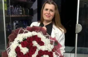 Detaje nga ngjarja e rende: Nexhmije Sula drejtoreshë e shkollës, i biri 26-vjeçar e goditi 7 herë me th*ke!