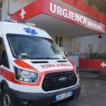 Fatele në vend! Gruaja vetë hidhet nga ballkoni, humb jetën!