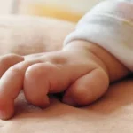 Ngjarje tragjike! 5-vjeçarja i merr jetën vëllait 21-ditësh, ja cfare dyshohet