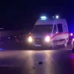 Aksident i frikshëm! Humb jetën 34 vjecari, dy të tjerë të pIagosur rëndë, fluturojnë nga ura në përrua.