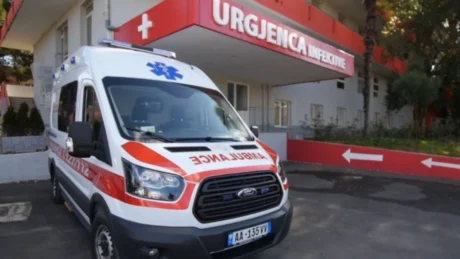 Tragjedi në vend! Ra në kontakt me kabllot elektrike të zhveshura, humb jetën 16 vjecarja