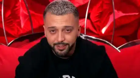 Mes dhimbjes së humbjes së vëllait, vjen REAGIMI I PAPRITUR nga menaxheri i Gjestit!