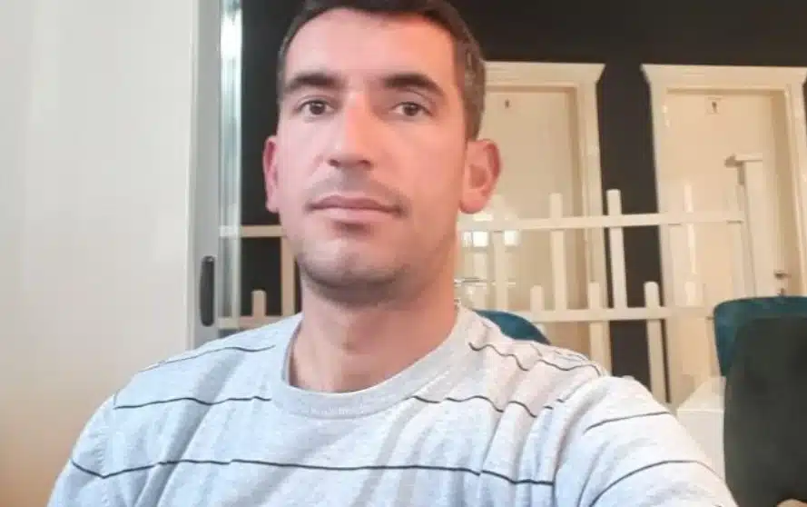 Fëmijët mbetën pa baba e nëna pa djalë…Ky është i riu që u godit me vd*kje nga betonierja në vendin e punës