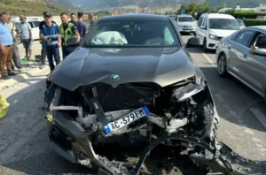 Aksident i rëndë në vend! Perplasen dy mjete, nje person mbetet i…