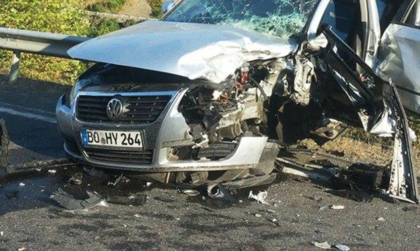 Aksident i frikshëm në vend! Makinat bëhen copash, 3 persona…
