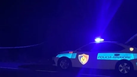 Aksident i rëndë natën e djeshme! Makina devijon nga rruga, nje person…