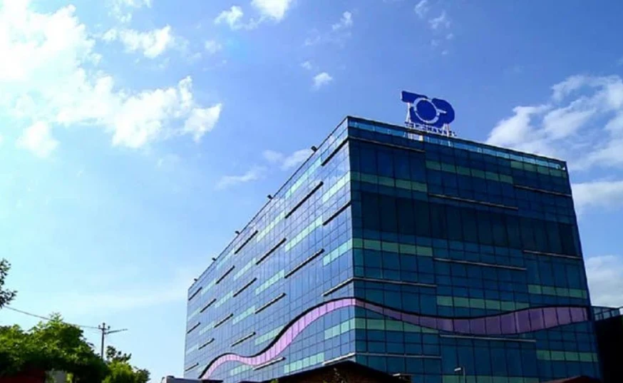 Nuk kanë të mbaruar konfliktet në Top Channel, ja lëvizja tjetër që po merr VEMENDJEN E TE GJITHEVE!