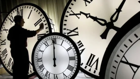 A do të ndryshojë ora këtë muaj? Ja cfarë na pret dhe si duhet të përgaditemi
