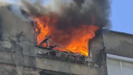 TRAGJIKE! Digjet banesa, humb jetën gruaja 42 vjecare nga asfiksia