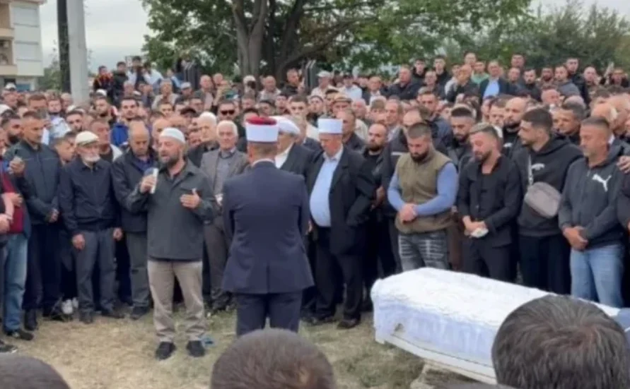 E dhimbshme! Ky detaj i babit të Gjestit po na rrënon zemrën të gjithëve (Foto)