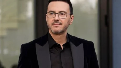 ‘Lamtumirë nënë…’ Pirro Cako humb të ëmën, kjo foto unike ka prekur rrjetin!