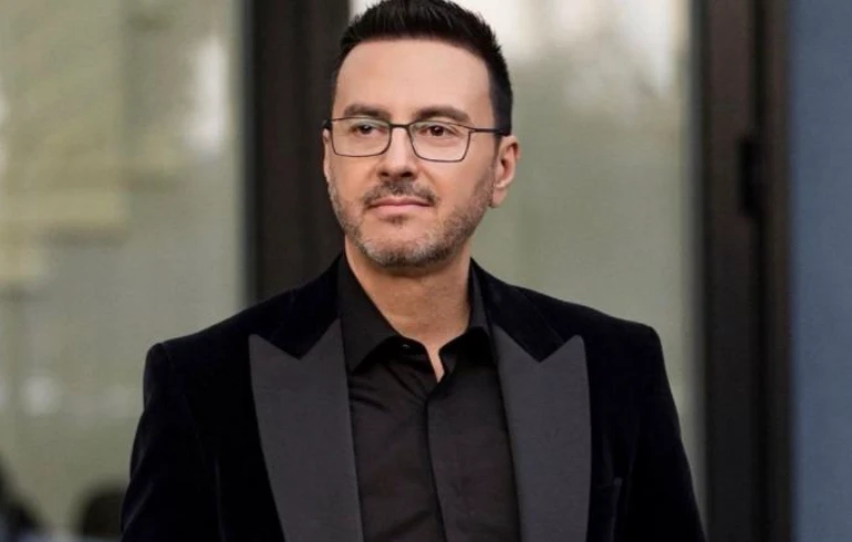‘Lamtumirë nënë…’ Pirro Cako humb të ëmën, kjo foto unike ka prekur rrjetin!