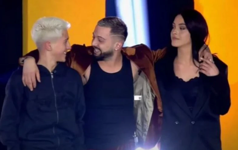 Ofendoi Gjestin pas humbjes së të vëllait, influenceri i njohur kërkon falje publike ‘Nuk e dija që ka vd*kur…’