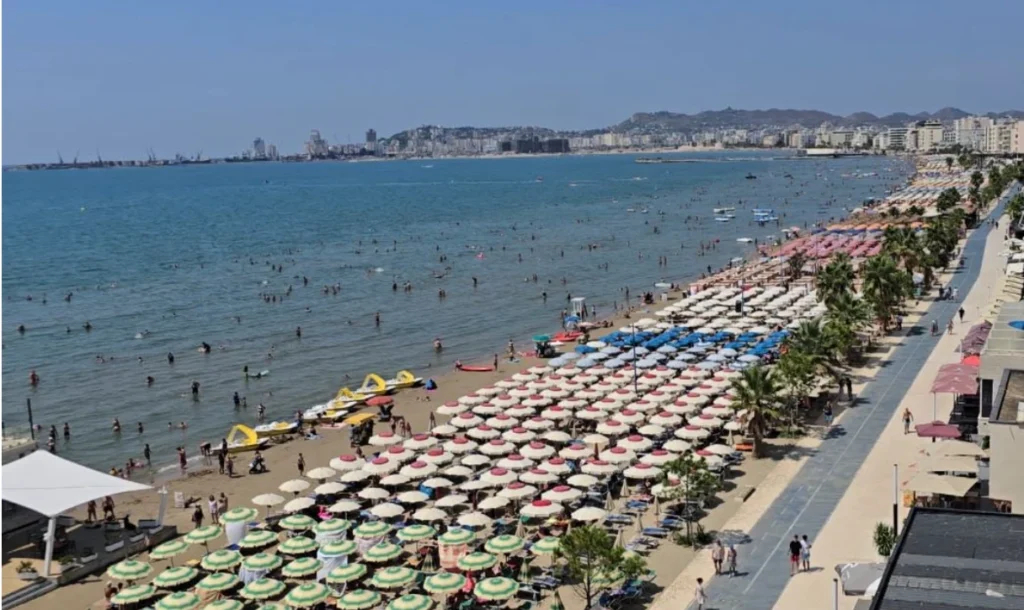 Ngjarje e rende/ Mb*tet i mituri në plazhin e Durrësit