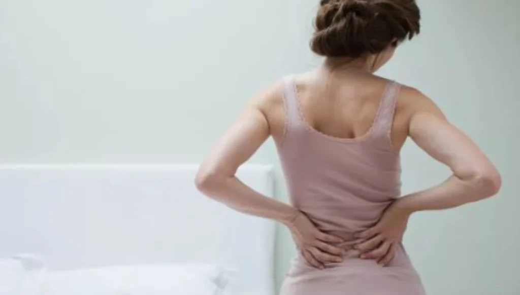 Vuani nga dhimbja e mesit? Ja çfarë këshillojnë ekspertët për ta lehtësuar