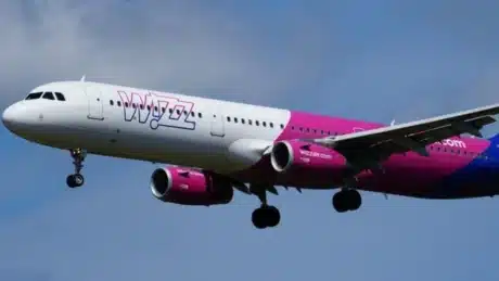 Panik në ajër! Ishte nisur për në Tiranë, avioni bënë kthimin emergjent: Thuhet se 5 persona h…