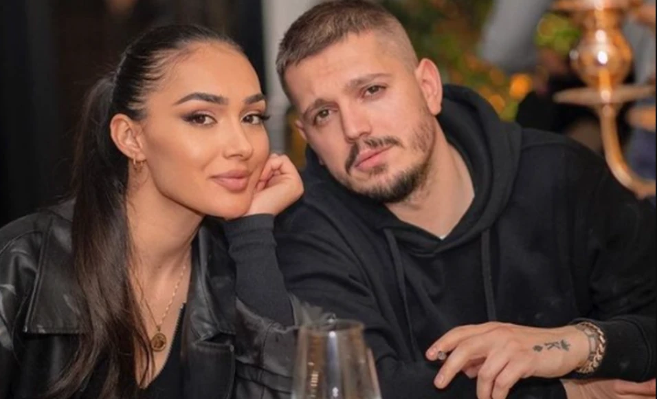 Pas lajmeve për ndarje nga Elgiti, Klea bën këtë postim