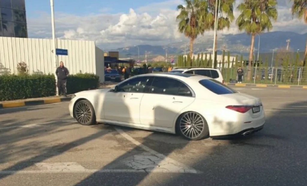 “Doli nga makina me kapele dhe maskë…”/ DETAJE nga atentati mafioz: ‘Benz’-i ndaloi pas disa metrash dhe autori…