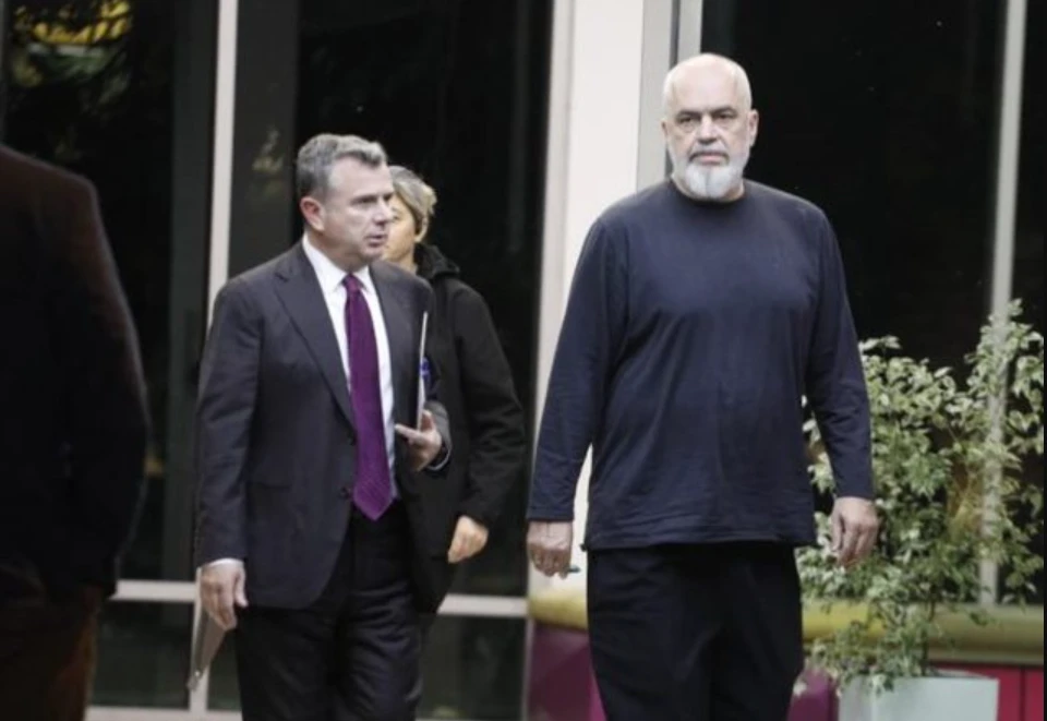 Mbledhja urgjente 90 minutshe! Zbulohen POROSITË që u dha Rama deputetëve të PS: Pavarësisht situatës nga Kushtetuesja…