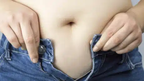 Keni fryrje të vazhdueshme barku? Kjo simptomë mund të fshehë këto sëmundje serioze