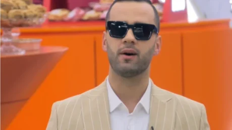 Një djalë i verbër bëhët banorë në “BBVA”