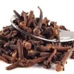 Nga kapsllëku tek mëlçia e dhjamosur: 4 arsyet pse duhet të përdorni karafil