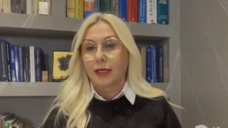 Binjakët fitojnë para, Bricjapi ‘rreshton’ sukseset/ Surprizat e yjeve për javën sipas Chrysanthi Kalogerit