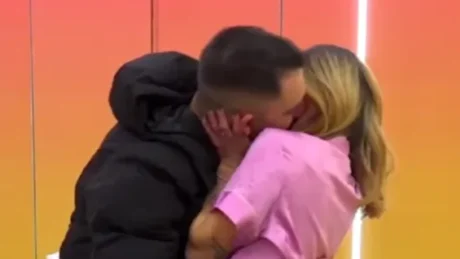 Keijsi dhe Ina dhanë puthjen në BBVA, por çfarë thanë në dhomën e rrëfimit…